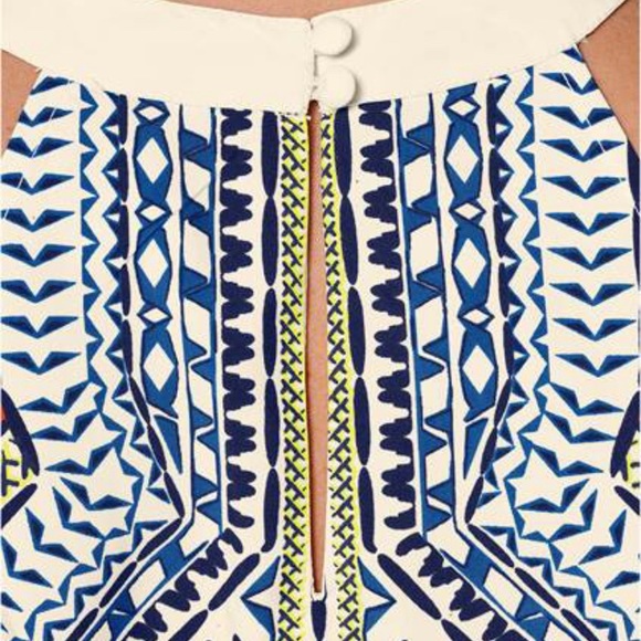 Beautiful and Cute Dress - Picture 6 of 9